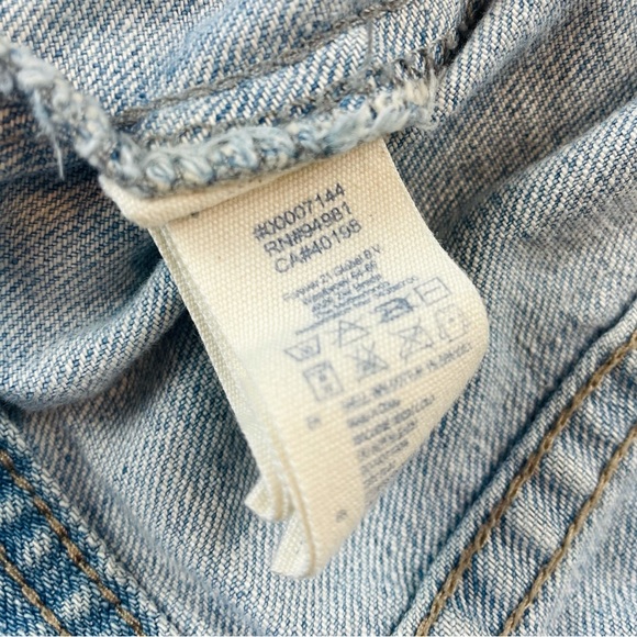 FOREVER 21 • Light Wash Distressed Denim Jacket - Picture 12 of 14